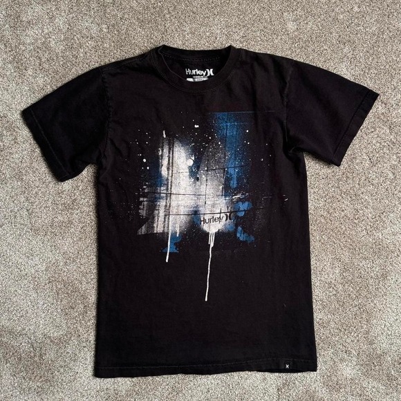 Hurley Tops - Y2K HURLEY "SPRAYPAINT" GRAPHIC TEE